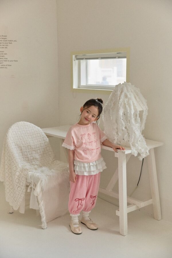 02B7476D-9B00-43FC-A1D5-0F2C545E62DF_1_105_c 〖預購〗緞結溫柔縮口褲