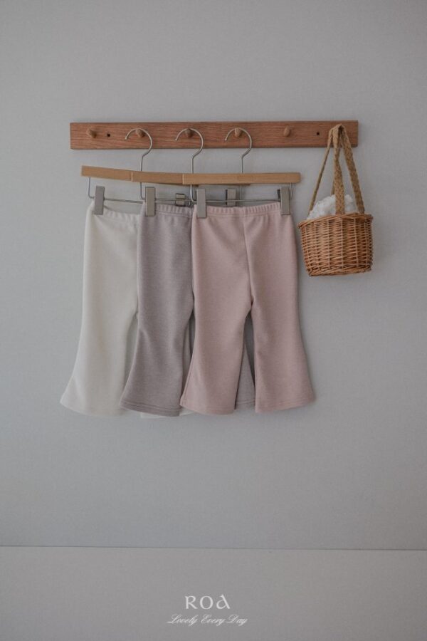 05CC0E78-3149-4638-8743-985009E0BB2D 〖預購〗蝴蝶結柔線開叉喇叭褲