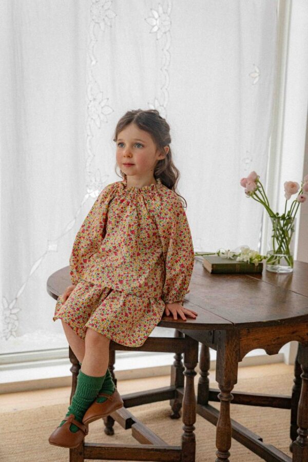 0B5333E1-5524-40E2-A528-4C3D7ACC4887 〖預購〗蕾娜花霧襯衫