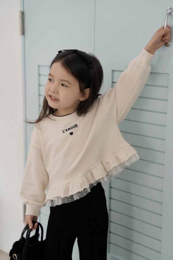 0F317B86-EC89-4B0B-BA4E-7C6865946BAA 〖預購〗甜甜的愛拼接蕾絲上衣