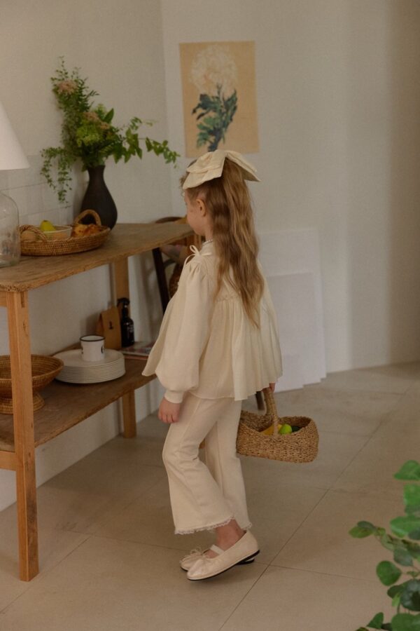 0FE7D93D-FB68-4CFD-8B93-0F2F824DCC77_1_105_c 〖預購〗馬隆漫步線條靴型褲