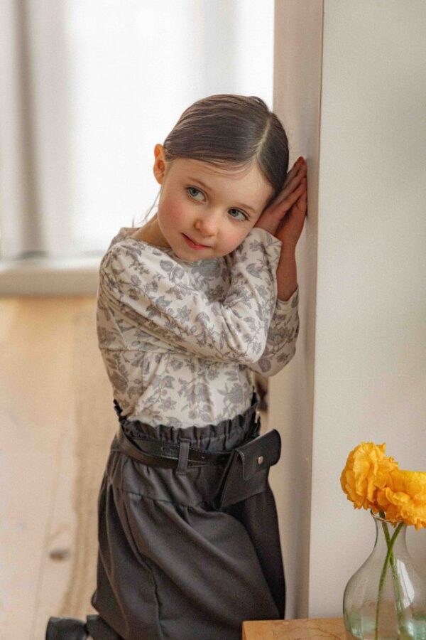 12CFA3B9-D5C2-44BB-98E0-1052226BDBFA 〖預購〗古典花園上衣