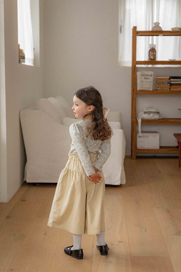 14ADB414-1C33-4720-B780-9C82BFA9D59A 〖預購〗古典花園上衣