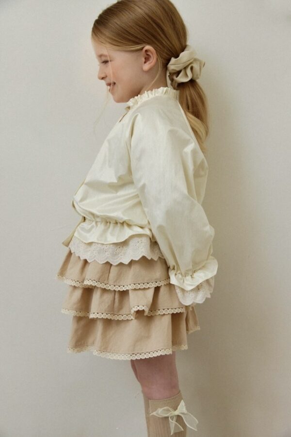 16F1AFEA-B602-45E1-BF15-20A37AA4D301_1_201_a 〖預購〗柔雲微光風衣