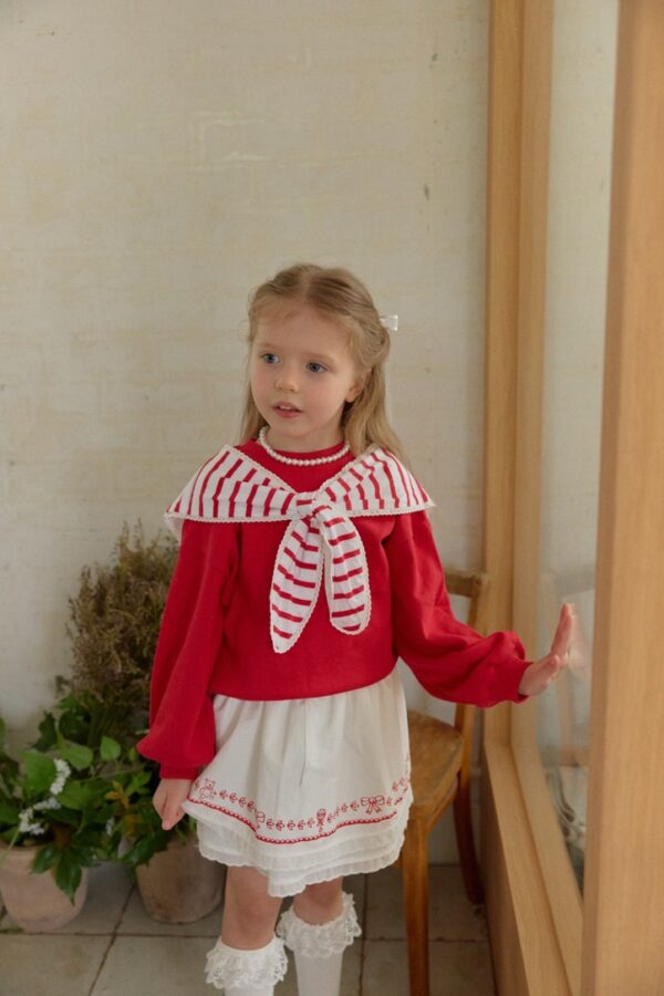 16FC4007-C894-4F81-B3D6-B14443C6833C_1_105_c 〖預購〗甜日微光披巾衛衣