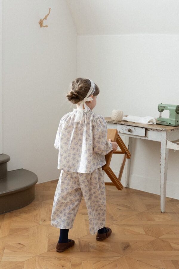 18D71DBF-4EDB-40BF-8AE4-7605981978D8 〖預購〗賽莉亞花影套裝