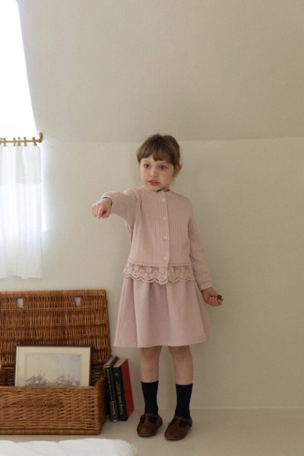 198F7233-0BD1-47EB-B585-150110F54E7A 〖預購〗艾莉絲柔霧針織衫