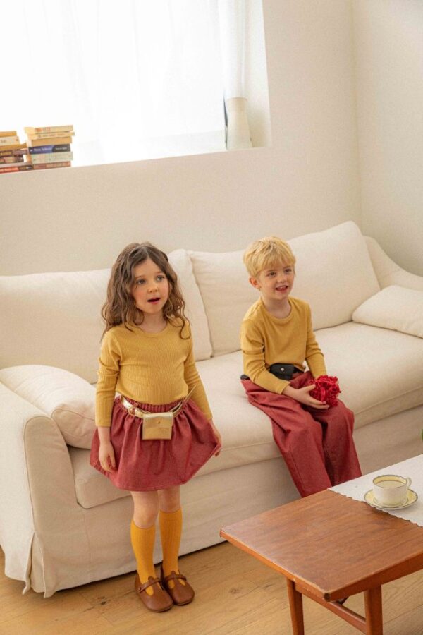 1FA99FEF-7471-42B2-836B-5E7D69FD6C7A 〖預購〗柔線袖口上衣