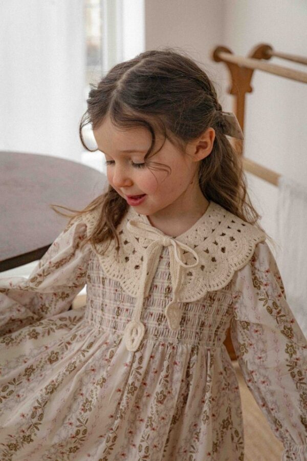 2086CE20-59FA-4326-8BEF-194E36ADA26A 〖預購〗露娜柔波領片