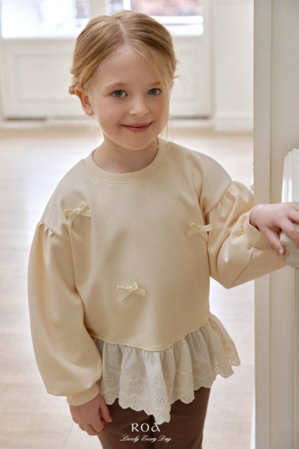 20F5C98E-A18F-48C4-9361-6975E9993A23 〖預購〗春日蝴蝶衛衣