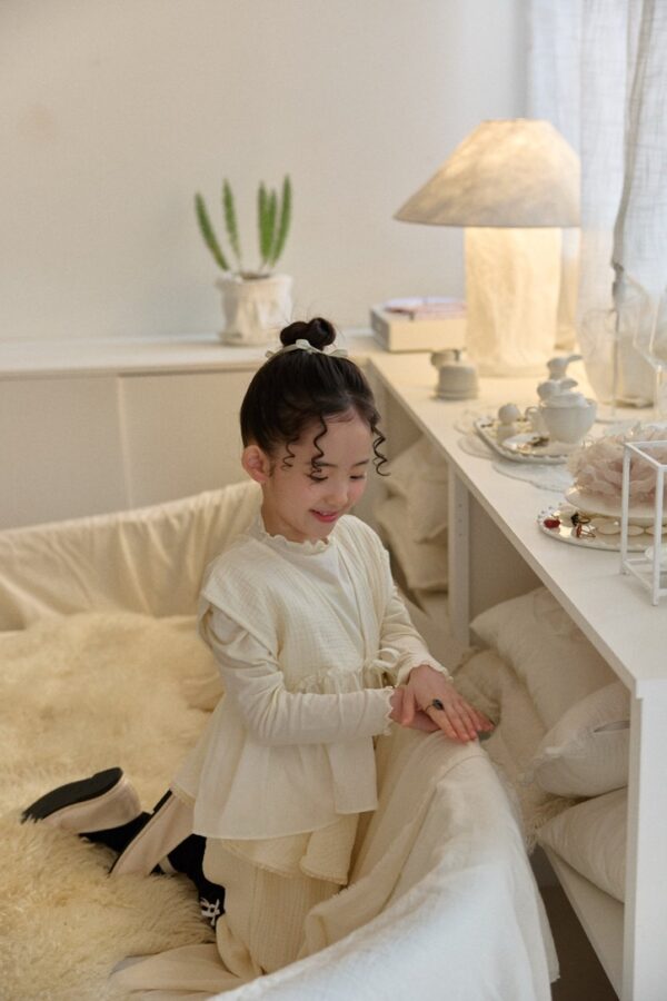 26709415-1296-44F3-995A-A86568890619_1_105_c 〖預購〗法式溫柔背心