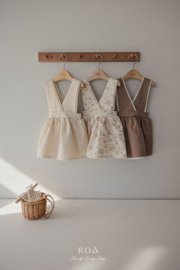 282AB8D0-E3A9-45AF-9E38-48551DEB83C5 〖預購〗古典花園吊帶裙