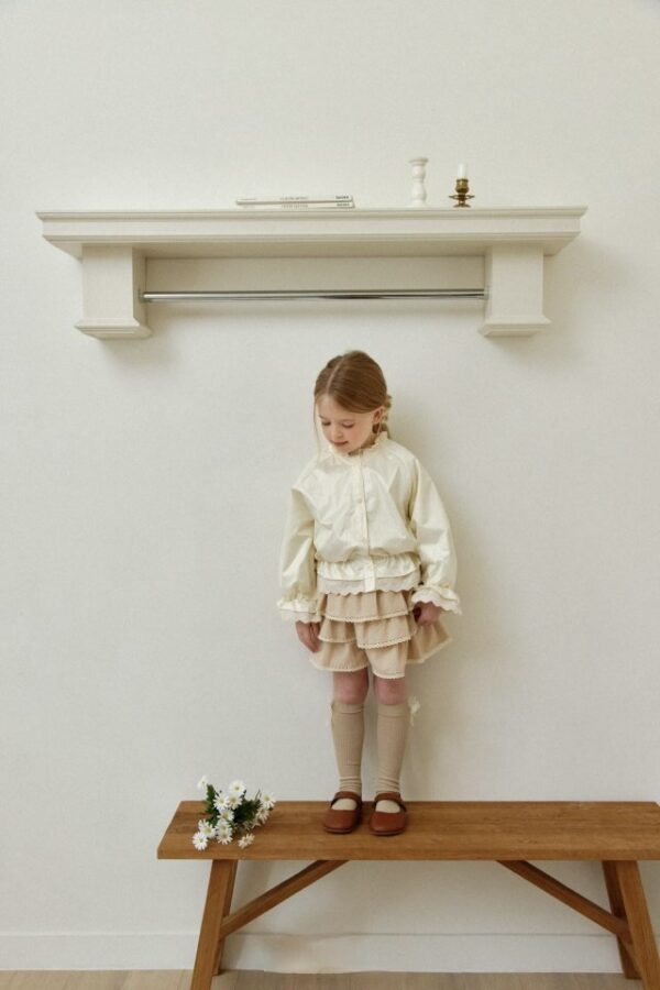 28653B02-37B6-4AF0-9FCB-A58AE78B1D64_1_201_a 〖預購〗柔雲微光風衣