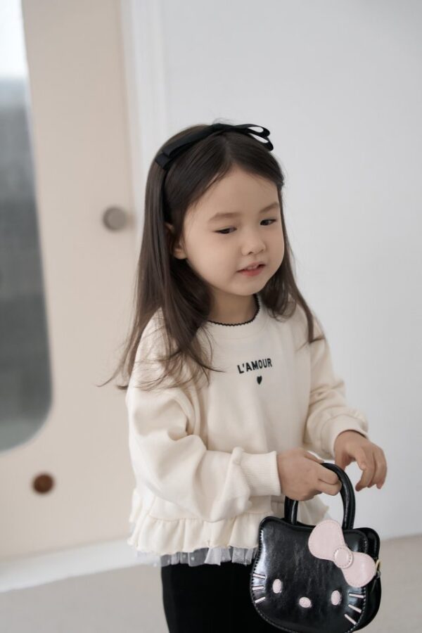 28C1FD02-DA14-4BDE-869B-802FFC66B22D 〖預購〗甜甜的愛拼接蕾絲上衣