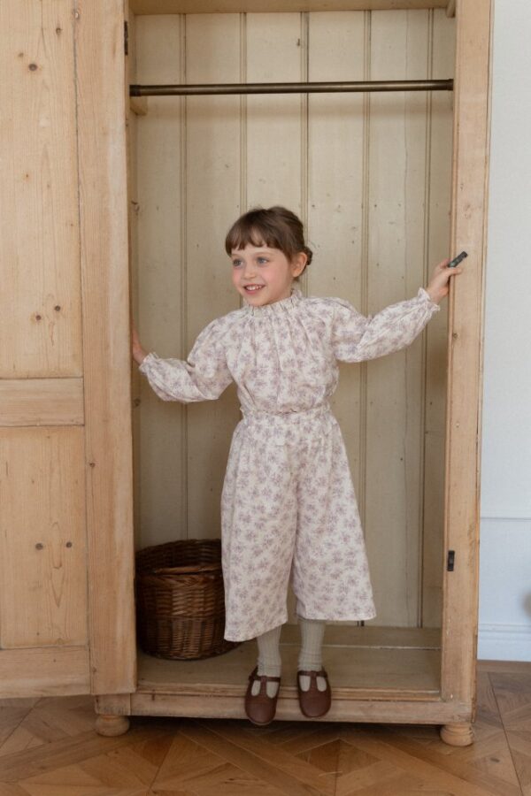 29489C9B-C5E3-4D6F-AC7F-2644E967E2B7 〖預購〗賽莉亞花影套裝