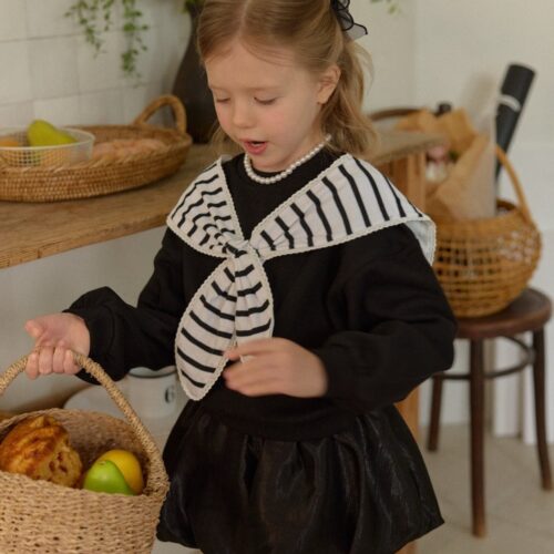 2BA95A6C-89A8-4AE0-877A-F26BA93FCCB0_1_105_c 〖預購〗甜日微光披巾衛衣