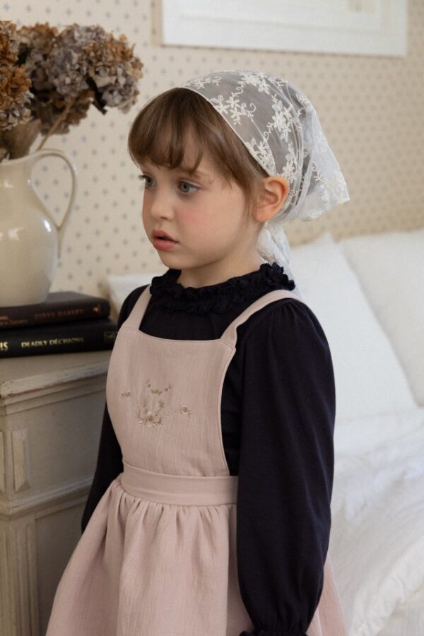 31771FA3-E013-4AF5-BCC4-9C596AB3C7E3 〖預購〗梅根柔日上衣