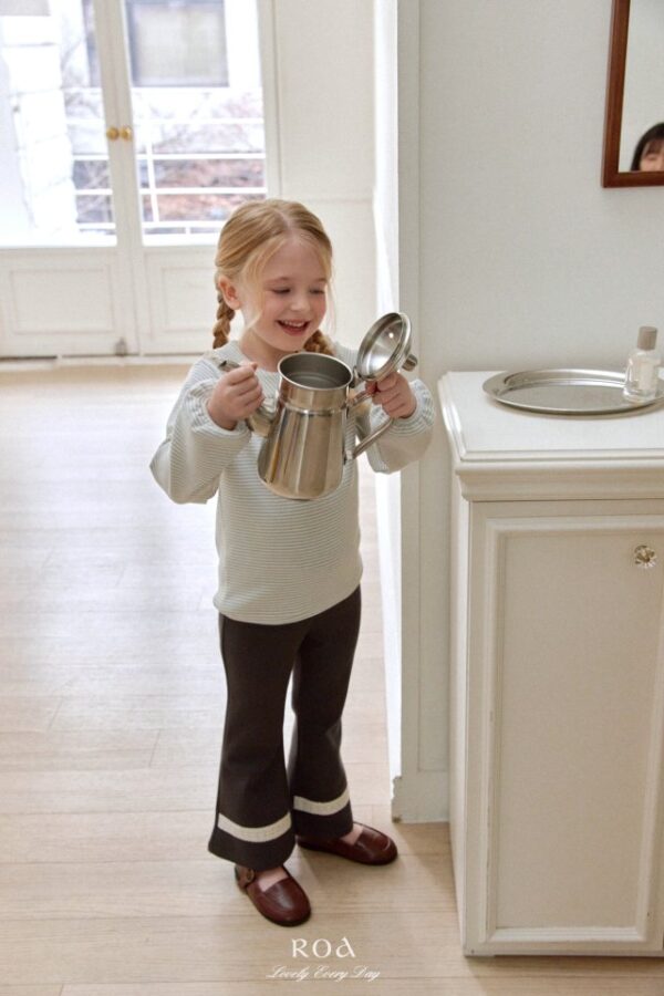 3192BB02-4C85-475A-AEDA-D2013E13E772 〖預購〗法式蕾絲漫步喇叭褲