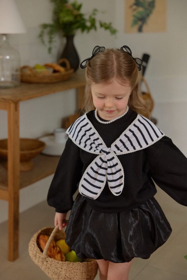 39267F10-9800-44FB-9F66-EADA33727DD1_1_105_c 〖預購〗甜日微光披巾衛衣