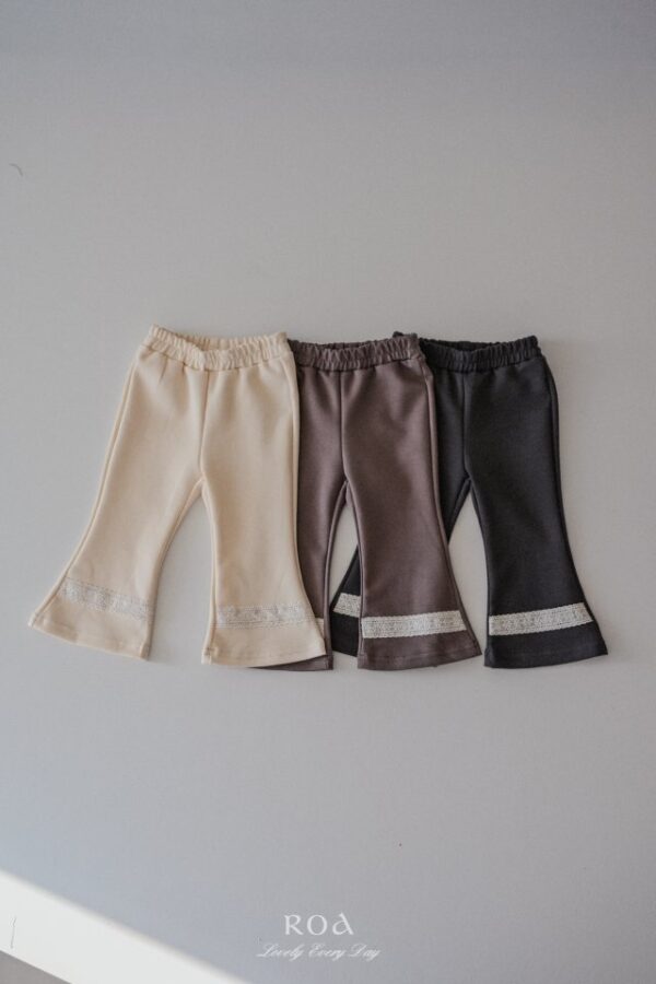 3D30737E-09F4-4EFF-A629-074EFF66217F 〖預購〗法式蕾絲漫步喇叭褲