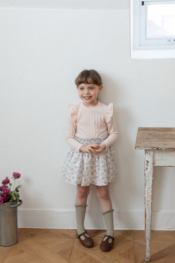 3FF8D99F-3C09-4FA4-9BA5-D0646731E1CB 〖預購〗里娜晨光上衣