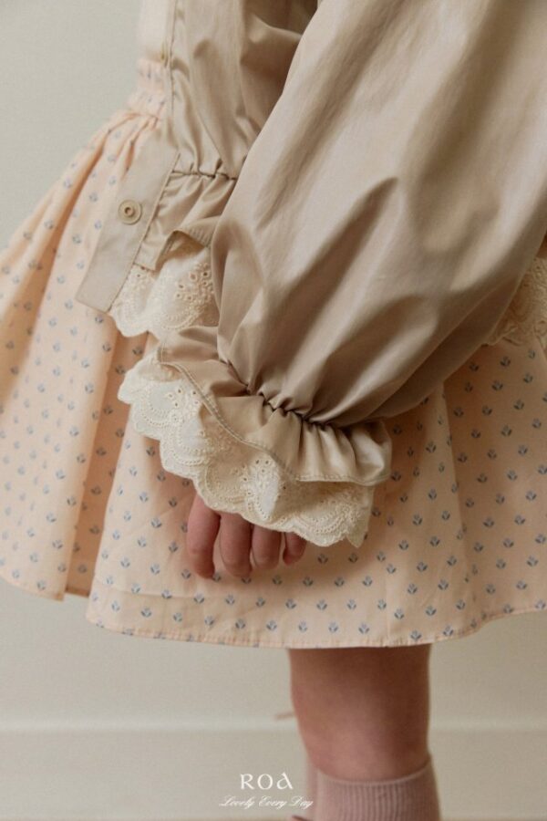 42FF8824-C4B5-453A-B005-BA6FEB1A6DC4 〖預購〗柔雲微光風衣