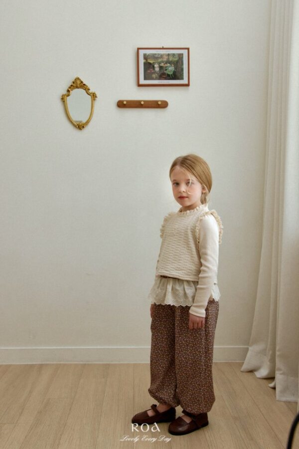 4313A04D-AACC-46E0-A73C-B2535E3113D5 〖預購〗輕輕蕾絲滾邊背心