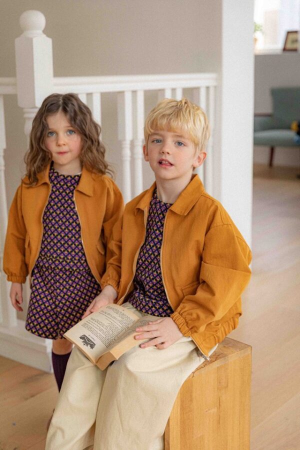 4360BDFD-43CF-4C63-B120-0F1999D5000C 〖預購〗流線日光外套