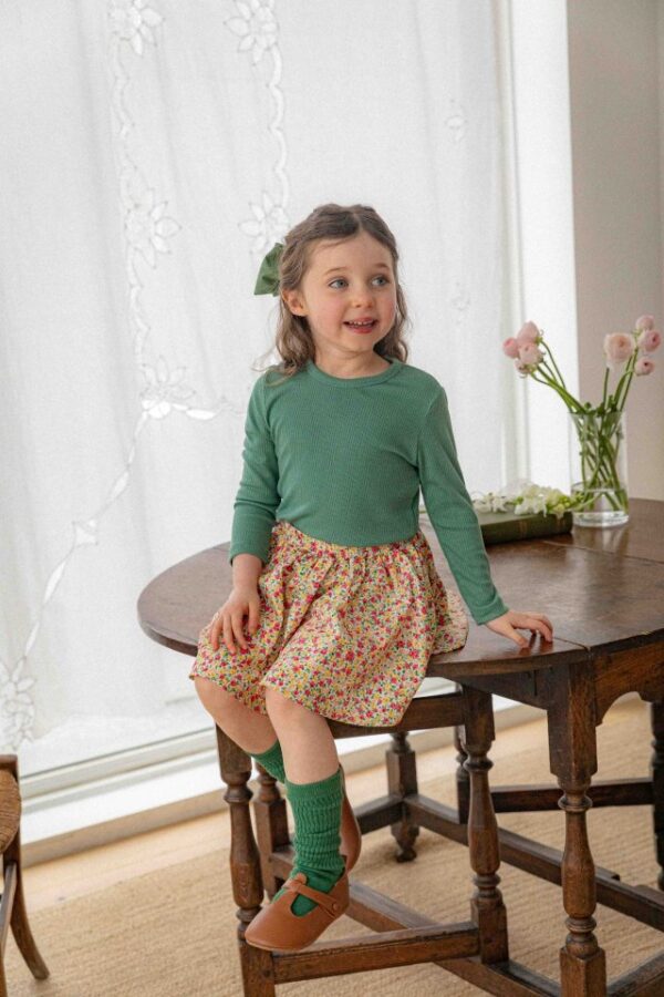 439937DC-35D6-4A90-BF7B-45B0C3910673 〖預購〗柔線袖口上衣