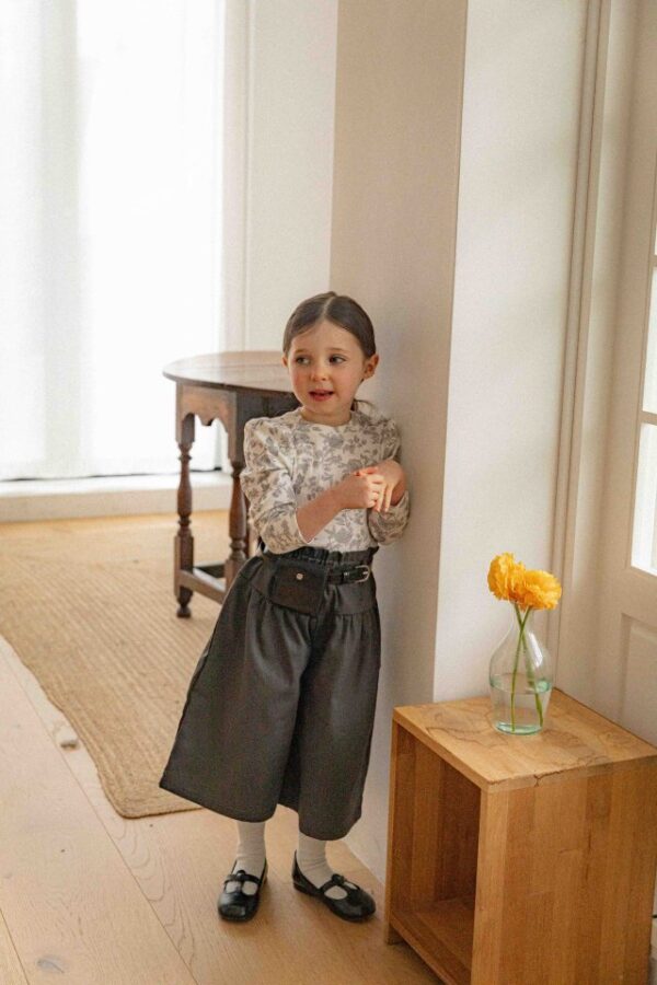 479FCA08-E9CF-4EE0-BD1B-A01BE0F74DDC 〖預購〗古典花園上衣