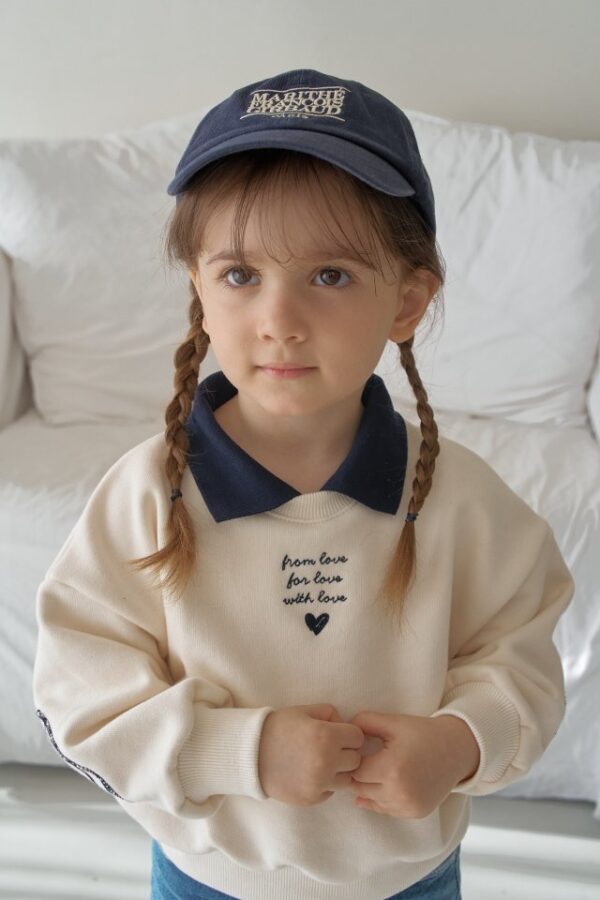 4823F039-AA64-4761-8951-383B5F21345A 〖預購〗靜框落肩領片衛衣