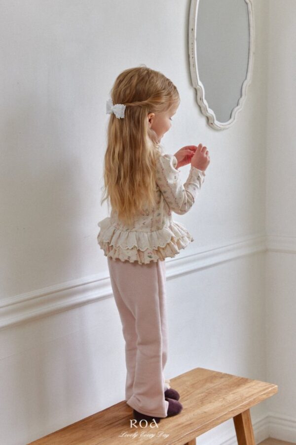 4A96D77D-CED8-4FAC-8CAB-2495322E7A3D 〖預購〗蝴蝶結柔線開叉喇叭褲