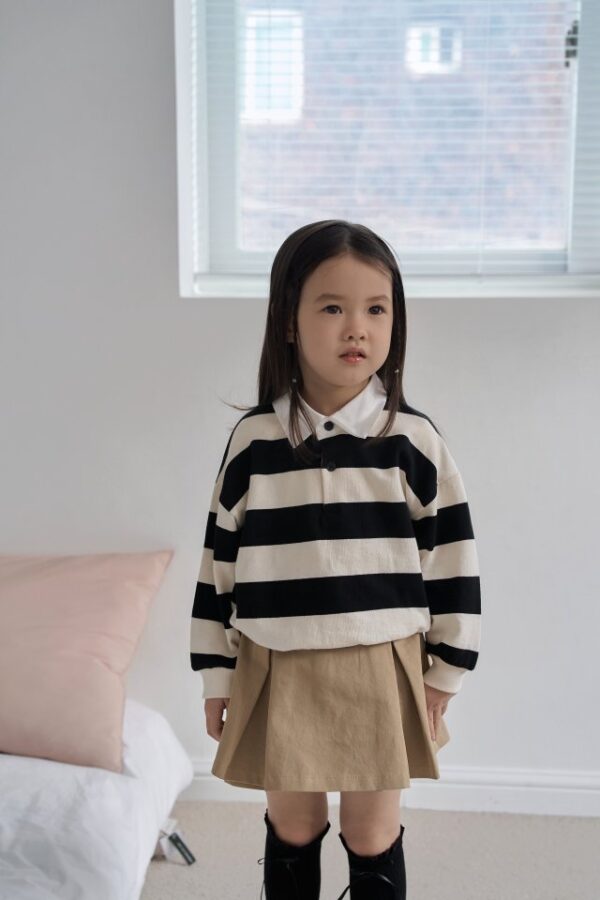 4C27521C-6E91-40AA-948A-5A37FFFFF30F 〖預購〗小學院領片衛衣