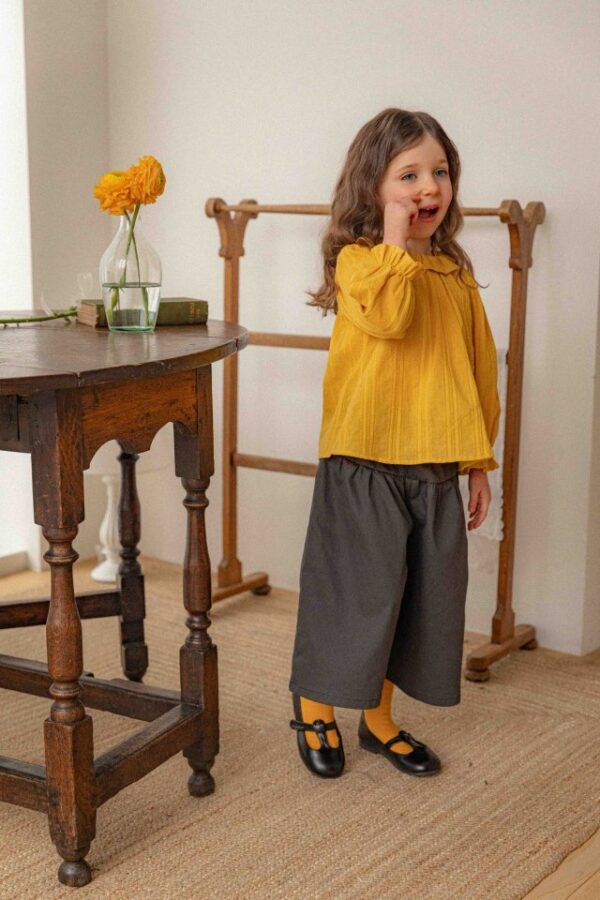 4EFAA2C4-9394-4F5F-AD0F-62C80470B71F 〖預購〗艾兒柔日襯衫