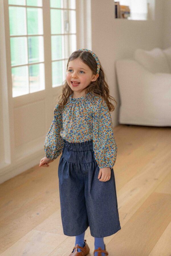 4FDF374E-418E-472F-A7D1-DD84B1689844 〖預購〗蕾娜花霧襯衫