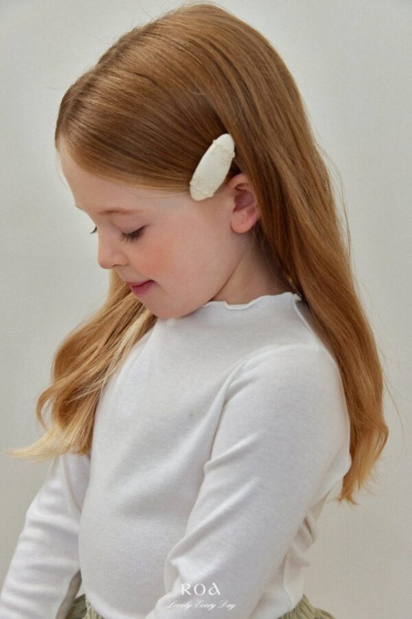 5294A032-4755-4774-90DC-A43B7F176D99 〖預購〗百搭日常木耳邊上衣