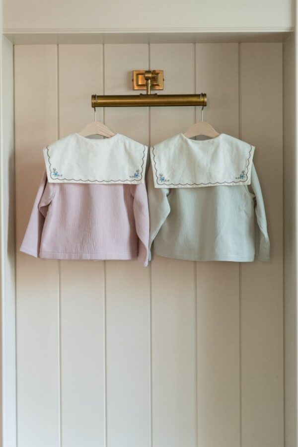 557FAFED-D903-46E2-97A8-F166CB2E707A 〖預購〗艾蜜莉亞花語外套