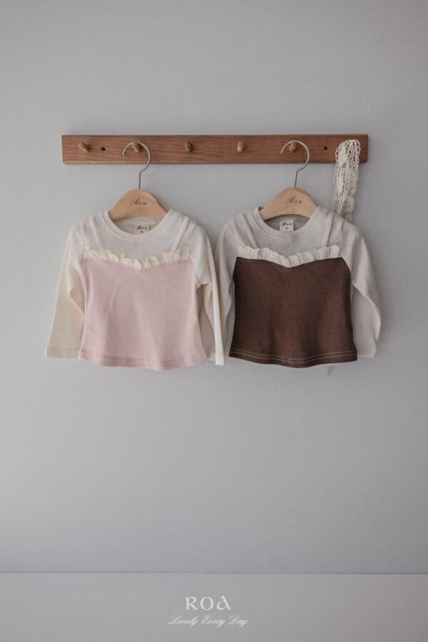 55D77C59-F9CC-4264-9343-8EC0CB823AA2 〖預購〗拼色柔影蕾上衣