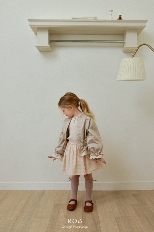 5647D345-3F2E-4DCF-B2F9-3AAB4BA99960 〖預購〗柔雲微光風衣