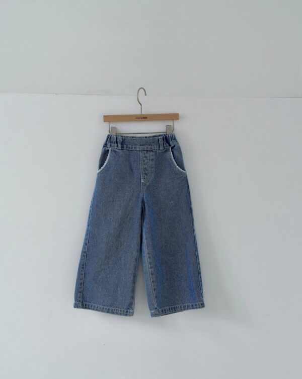 5B9B95F6-7F20-4485-A0B0-133E2E74C37F 〖預購〗蘿拉日光牛仔褲