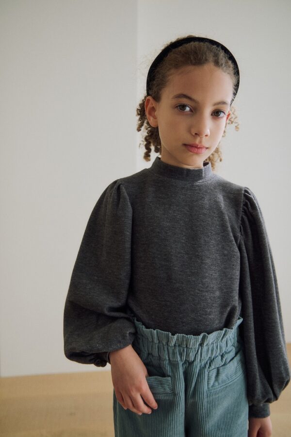 5DA899E7-CA98-41AB-A1E6-3586FD54791F_1_105_c ❄️ 簡約立體澎袖廓形上衣