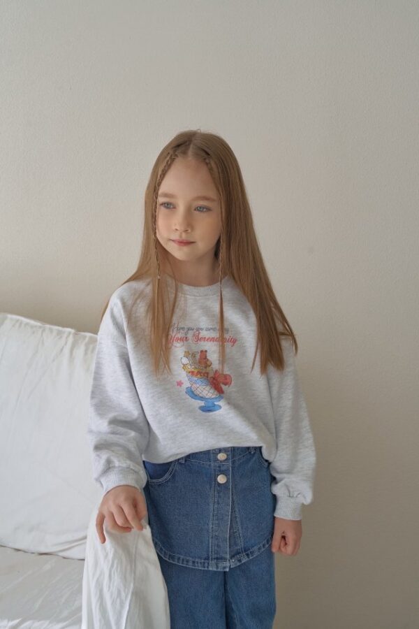 62CA8A81-A3CC-48A5-BD0F-648AF6F4790E 〖預購〗甜日微光衛衣