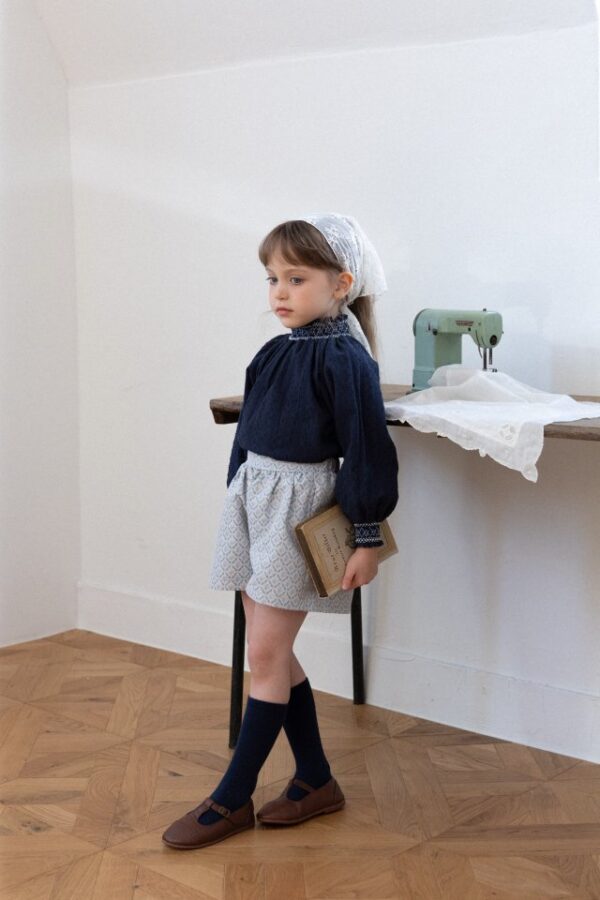 6600F947-DDFC-4D8E-B3E7-FB7AFA0FCB18 〖預購〗艾瑪繡線寧靜上衣