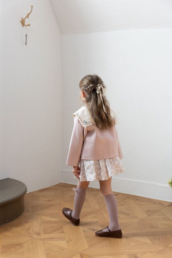 67DA2B8B-1B30-490B-9521-F600615CD84A 〖預購〗艾蜜莉亞花語外套