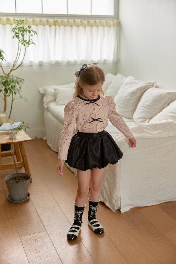 6EBFE8F9-FF5B-46E8-81B4-BBB9D8BCCF3A_1_105_c 〖預購〗小小心意上衣