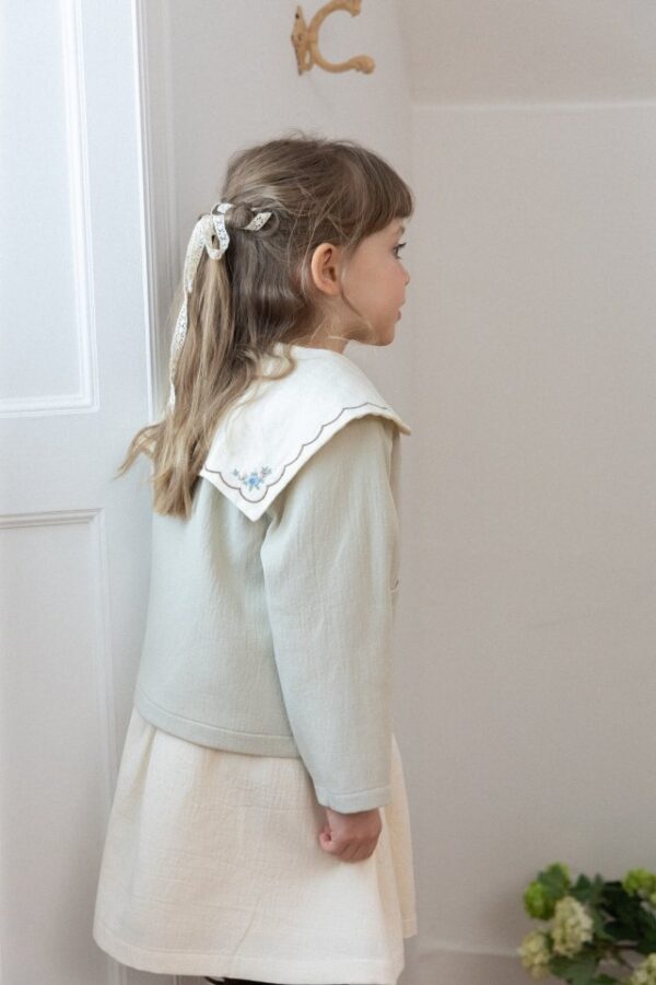 6F3DDB74-189E-4139-8D42-C09E180C94FA 〖預購〗艾蜜莉亞花語外套