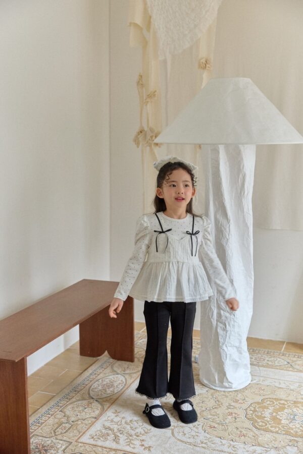 70493230-E56E-4732-8916-4A36F7FEE322_1_105_c 〖預購〗馬隆漫步線條靴型褲