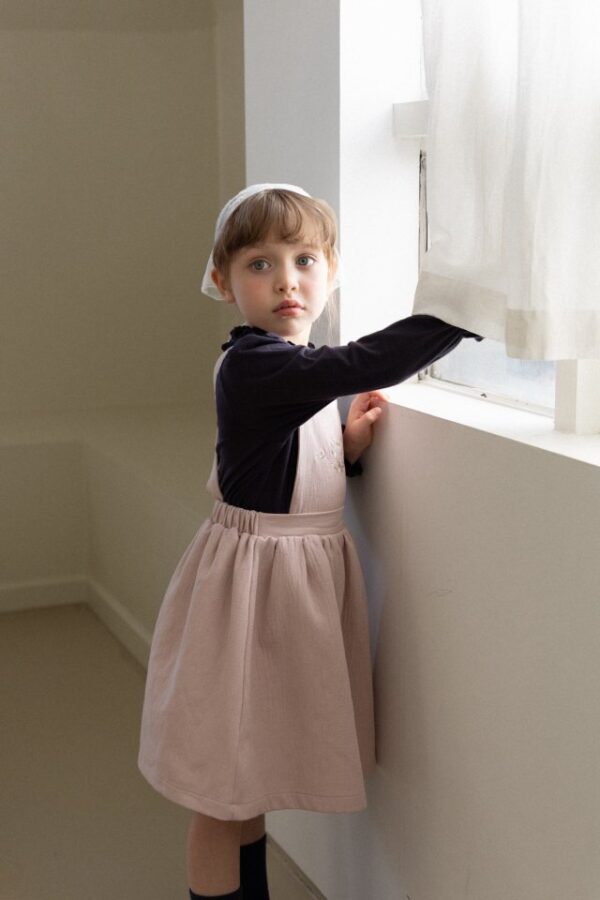 7345B646-05DB-4991-8342-A8F6040BC3E8 〖預購〗梅根柔日上衣