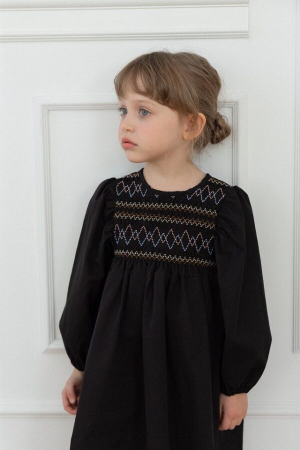 74BF6B38-8312-4BB0-AA2B-6E1E587DDF3E 〖預購〗安娜依靜夜洋裝