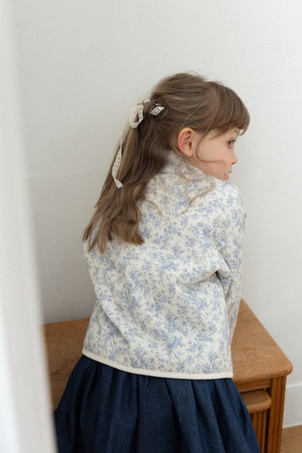 77A70E71-3C40-4024-A604-0AEAED3D5703 〖預購〗路易絲雲感外套